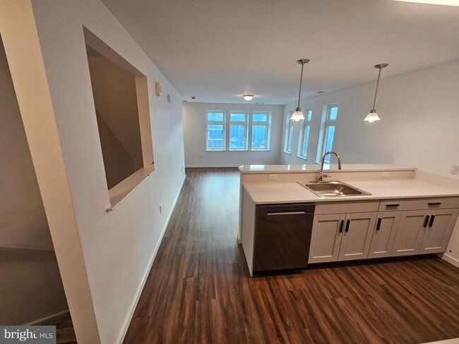 Building Photo - 200 Hamilton Ave Rental