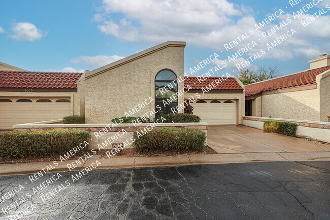 Photo - 1621 E Vaughn St