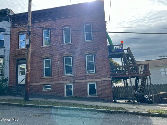 Building Photo - 8 Harrison Ave