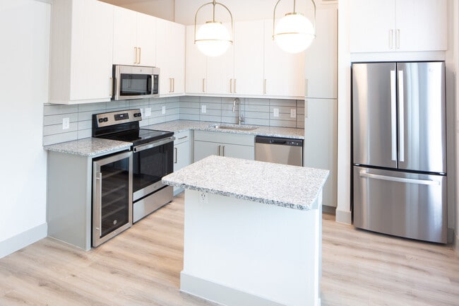 Photo - Magnolia Galleria