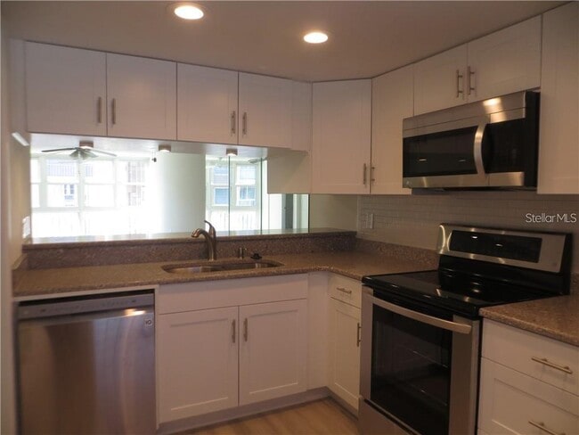 Photo - 121 Island Way Unit 332