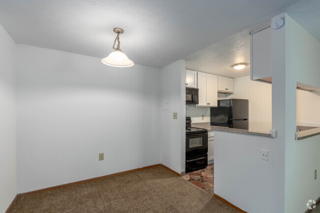 Birch - 2BR, 1.5BA - 936SF - Dining Area
