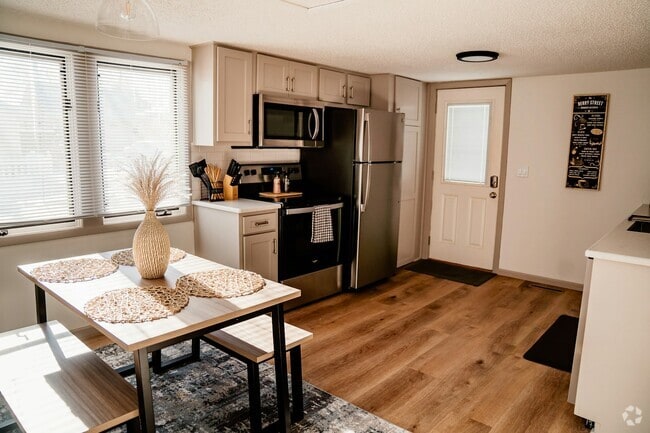 Building Photo - 13 19th Ave SW Rental