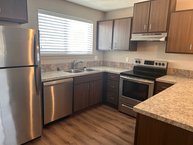 Kitchen - River Park & River Trail