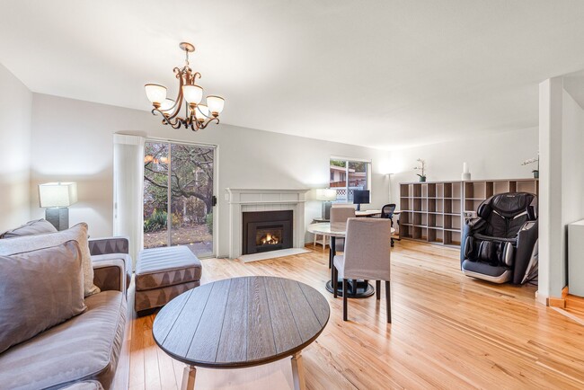 Photo - Beautiful 3BR Home in Forbes Lake – North Rose Hill, Kirkland