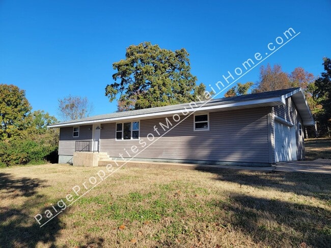Photo - Country Home in Midway