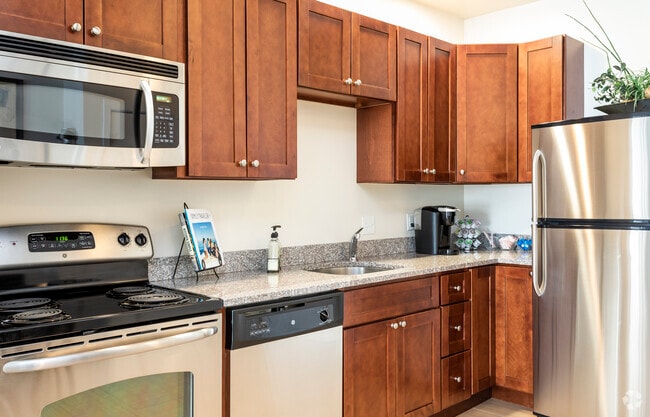 1BR, 1BA - 647 SF