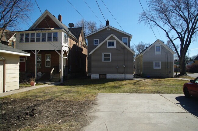 Photo - Gorgeous 3 Bedroom - 1-1/2 bath House in Prime St. Paul neighborhood