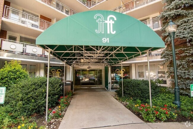 Building Photo - 91 Strawberry Hill Ave Unit 1035 Rental
