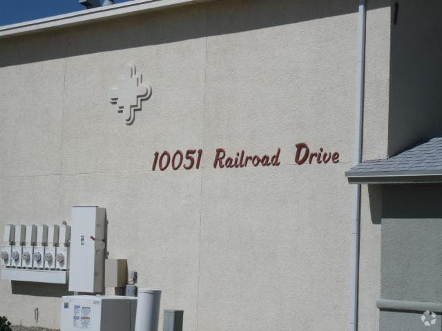 Building Photo - 10051 Railroad Dr Rental