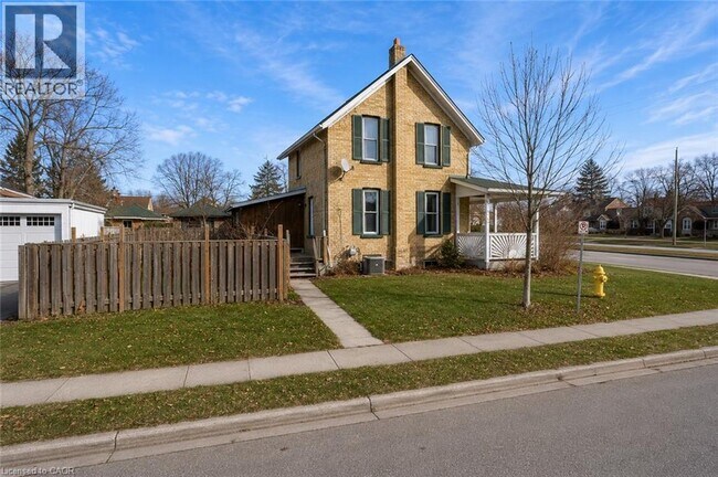 Photo - 62 Samuelson St