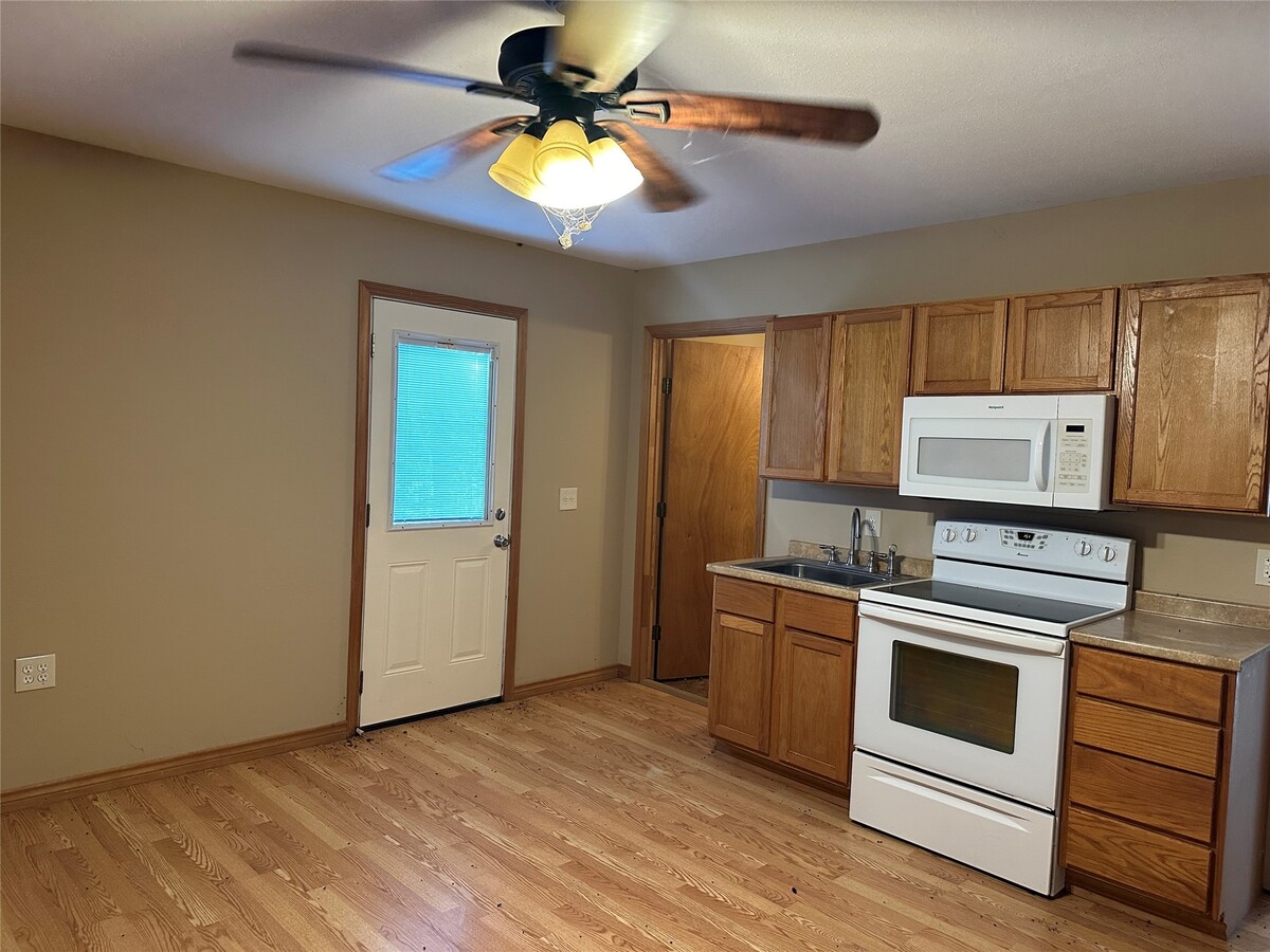 Photo - 2318 Manvel Rd