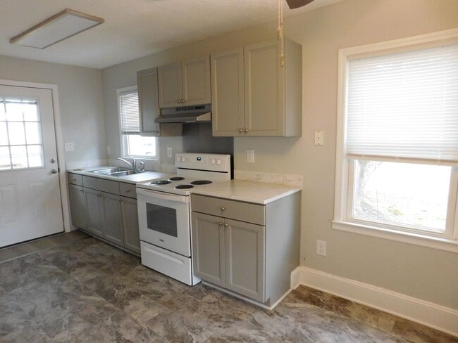 Photo - 418 Church Rd