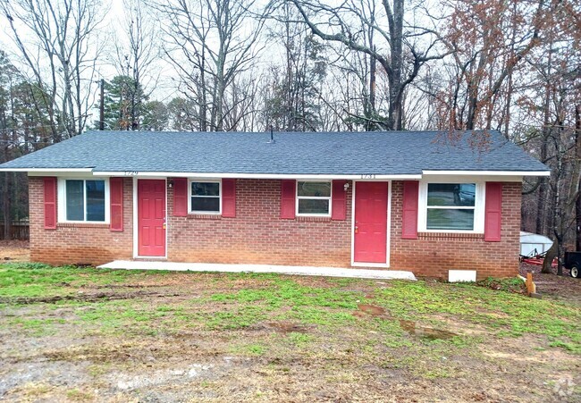 Building Photo - One Bedroom Apt for Rent in Lancaster SC!