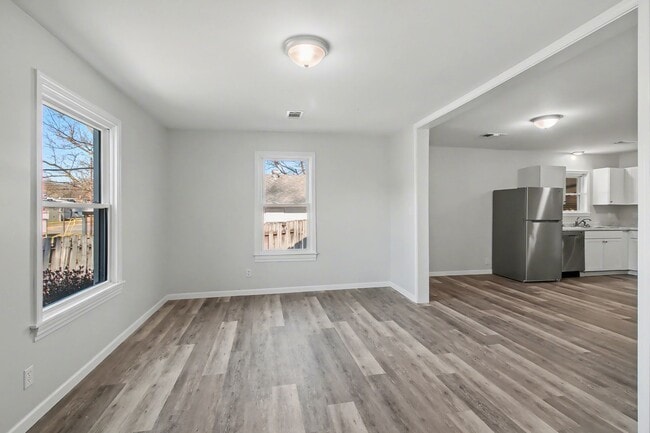 Photo - 424 Bell Ave