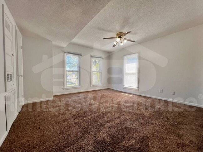 Photo - Spacious 2 Bedroom Duplex