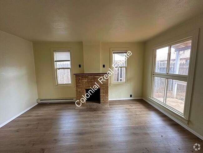 Building Photo - Cute, efficient, and historic 1 bedroom 1 ... Rental