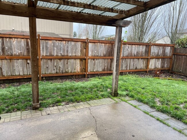 Photo - 982 SW Hawthorne St