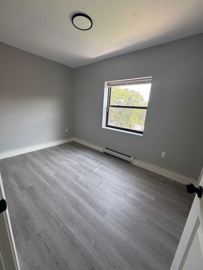 Photo - 180 Earle St Unit C2