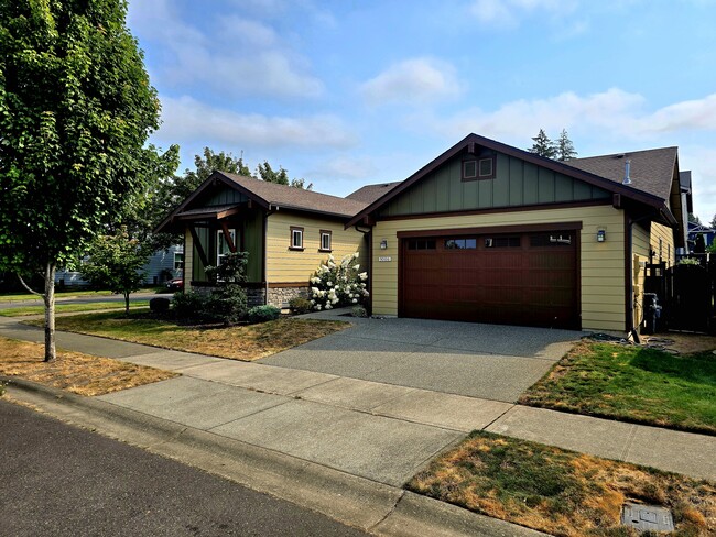 Building Photo - 9006 Buttercup St SE