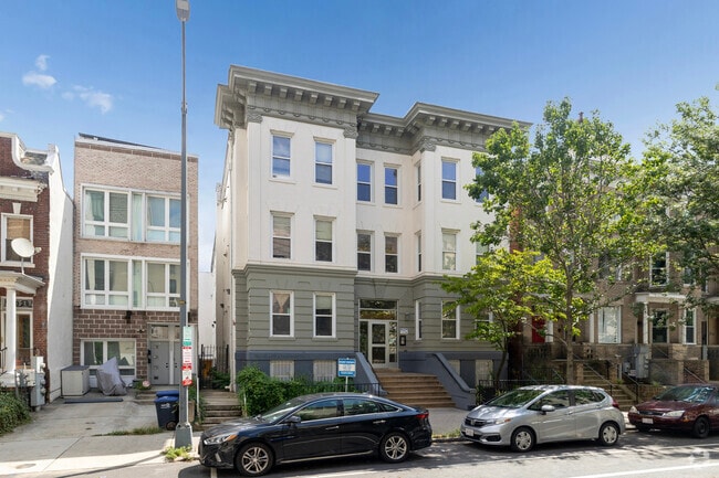 Building Photo - Walbraff Apartments