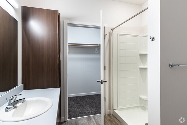 3BR, 2BA - 1117SF