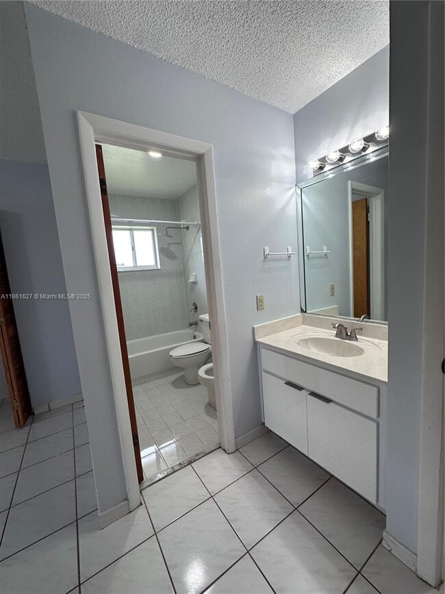 Photo - 2210 W 74th St Unit 201-29