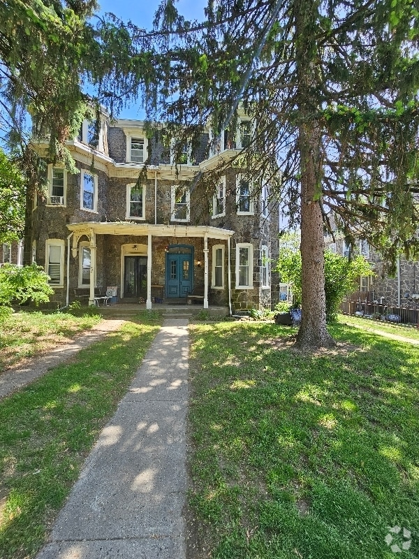 Building Photo - 142 Sumac St Rental