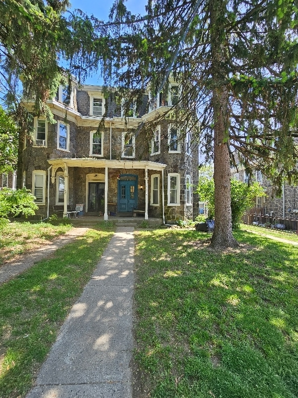 Photo - 142 Sumac St