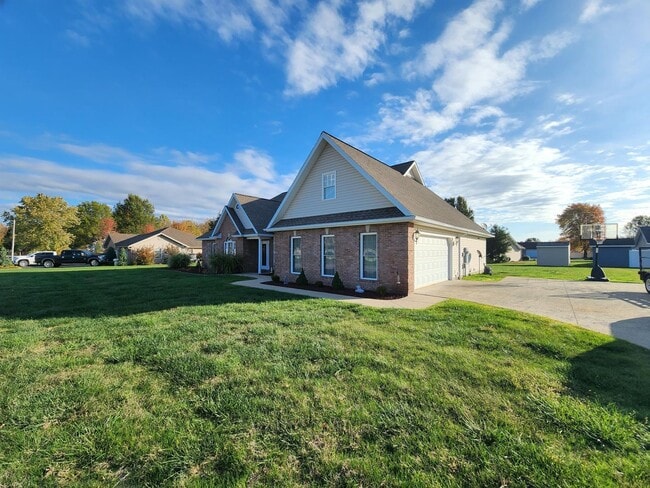 Photo - Beautiful, 5-bedroom home in a quiet subdi...