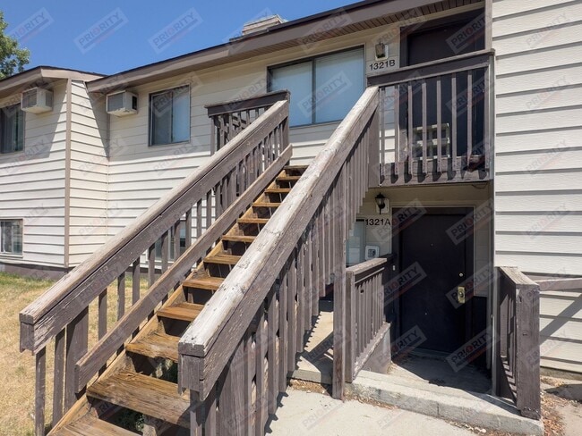 Building Photo - Ealges Nest Apartments Unit B