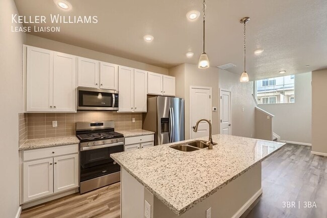 Photo - 477 Millwall Cir