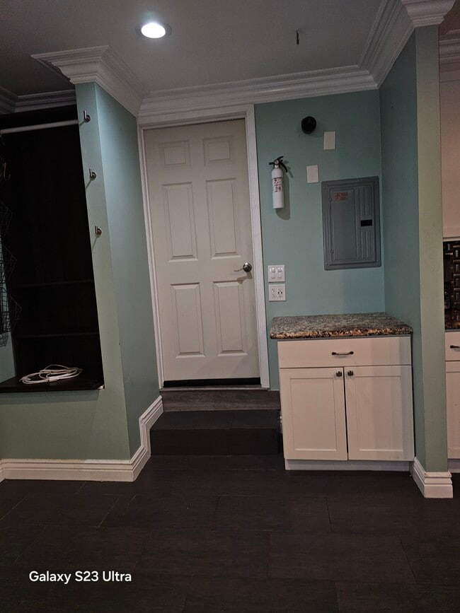 Photo - 3800 Hillsdale Dr