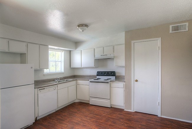 Oaks of Baytown Apartments
