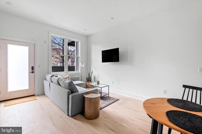 Photo - 1221 4 St Unit 21