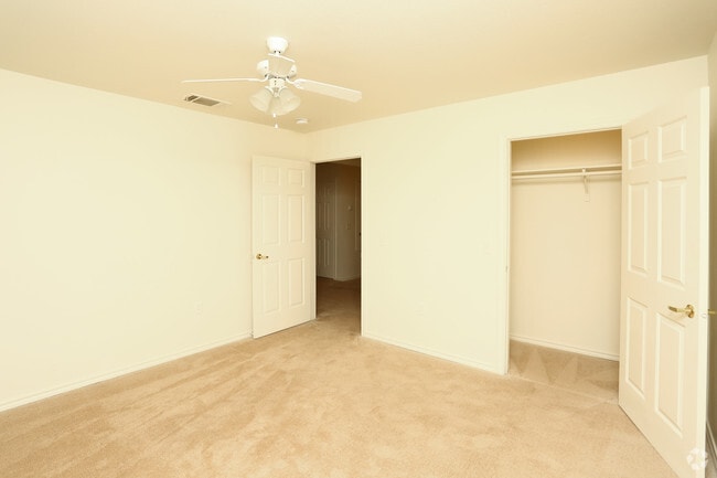 2BR,2BA - 999SF - Bedroom1