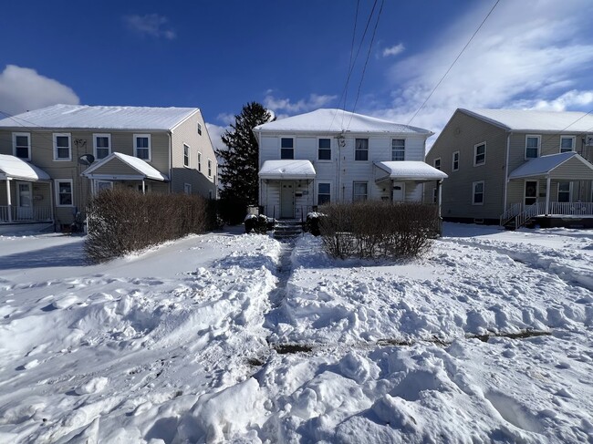 Building Photo - 866 Miller Ave