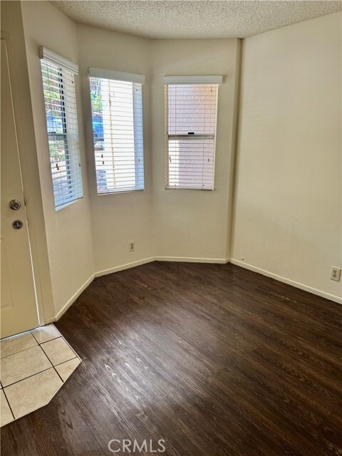 Photo - 4904 Ithaca Ave Unidad 5