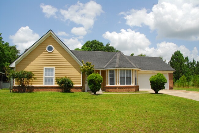 Building Photo - 33 Heather Ln