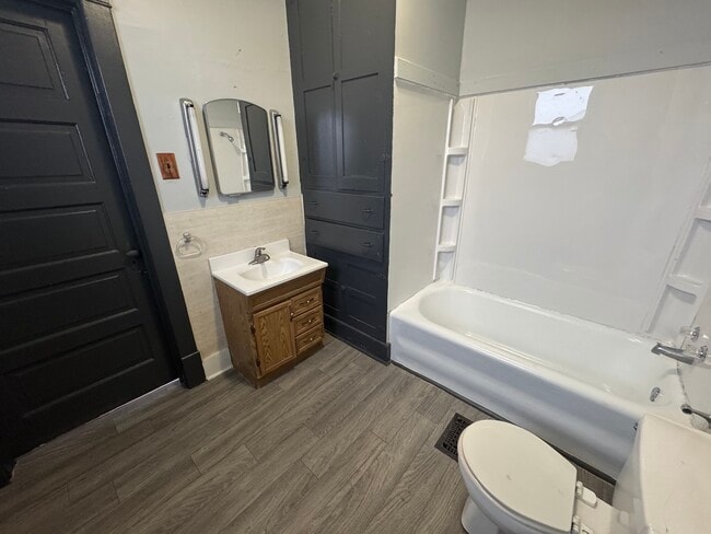 Photo - 32 Virginia-S