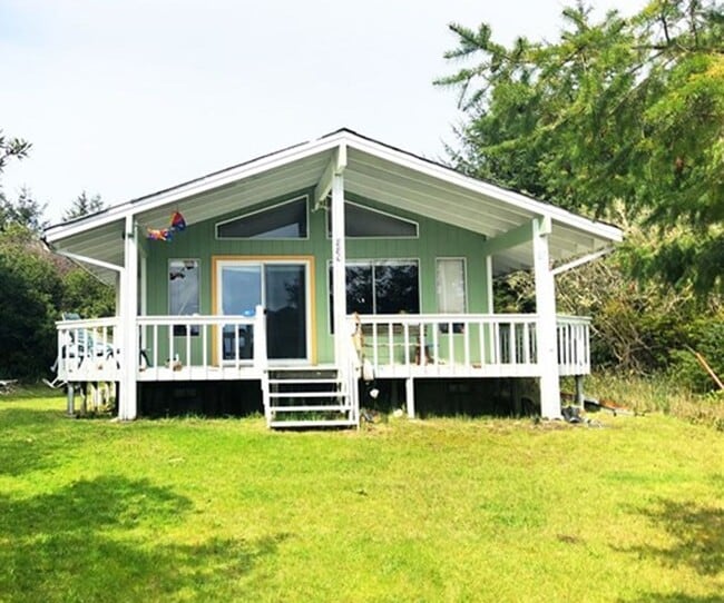 Building Photo - 2 BR 1 BA Beach Cabin Rental