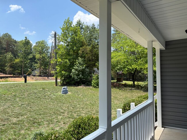 Photo - Home in country just minutes from town!
