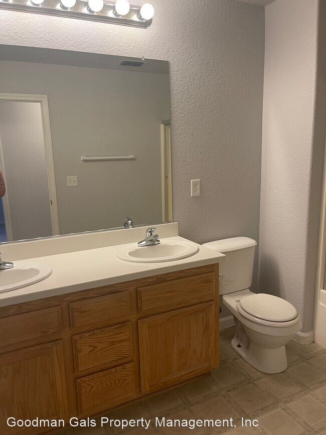 Photo - 4 br, 2 bath House - 1651 Emmet Way