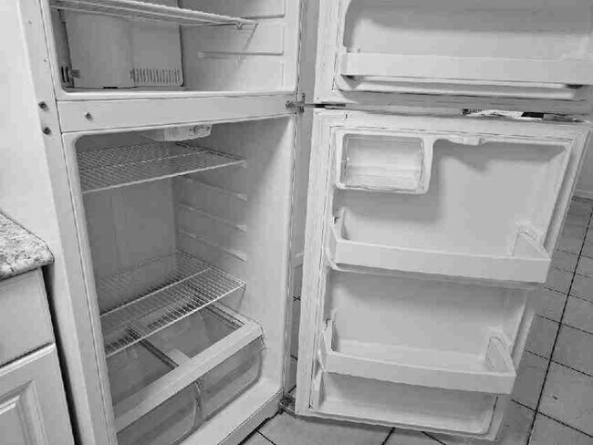 Photo - 240 Kraft Ave