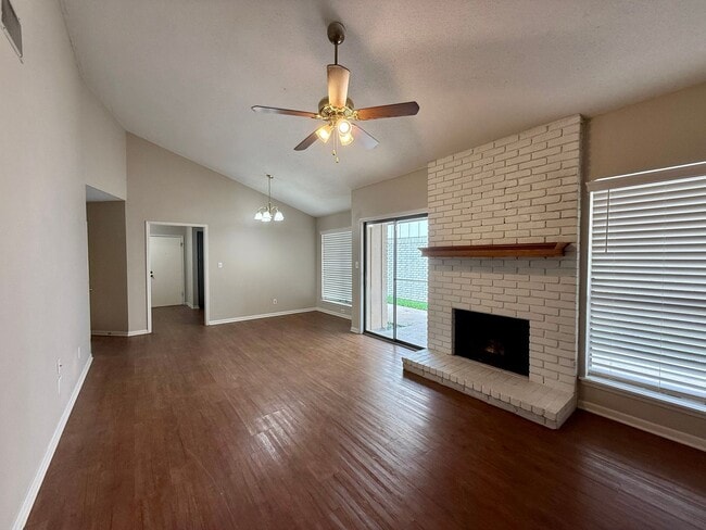 Photo - 115 Rattan Dr