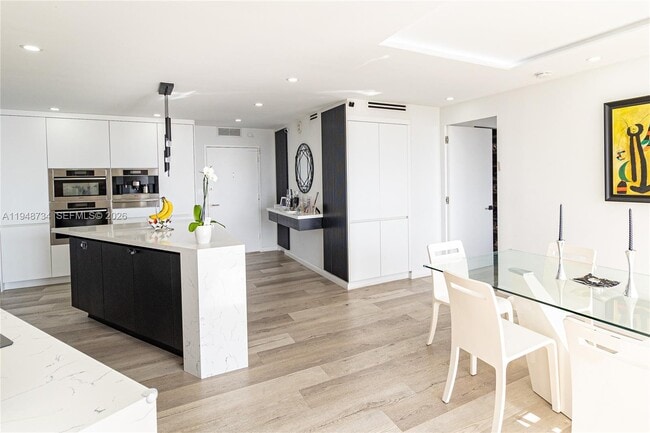 Building Photo - 3180 S Ocean Dr Unit 619