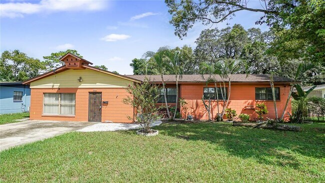 Building Photo - 5717 Lawndale Rd Rental