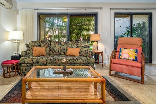 Photo - Fully Furnished 2 Bed/1.5 Bath, Maui Gardens Condo with Resort Amenities and Steps to the Beach!