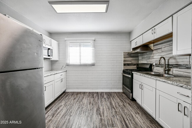 Photo - 1744 W Glendale Ave Unidad 12 B