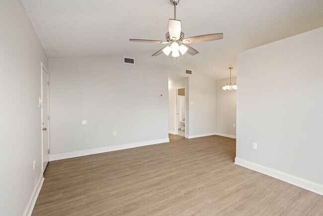 Photo - 203 Cougar Ridge Unit 1